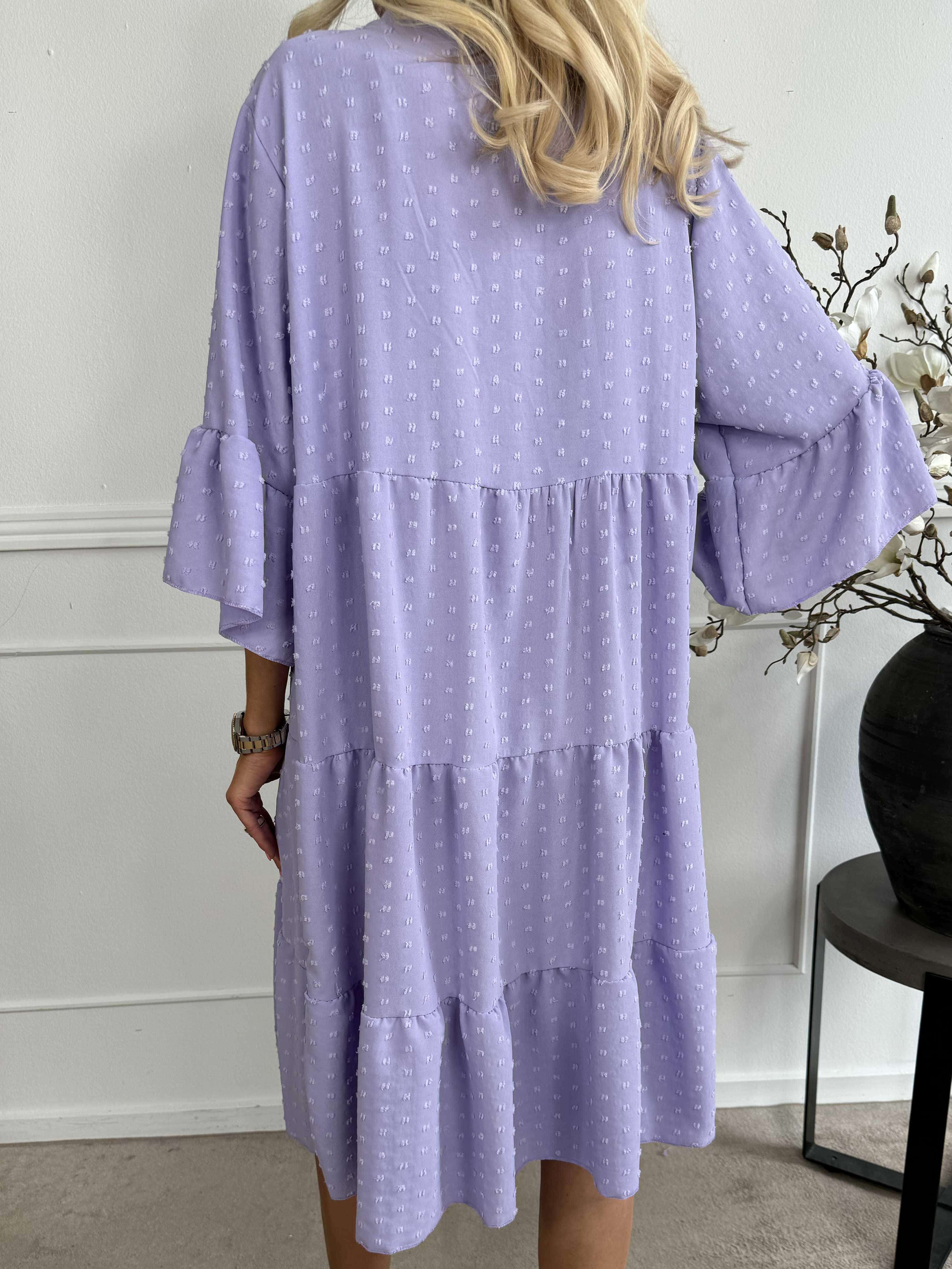 Amanda - Feminin kjole med søde ærmer